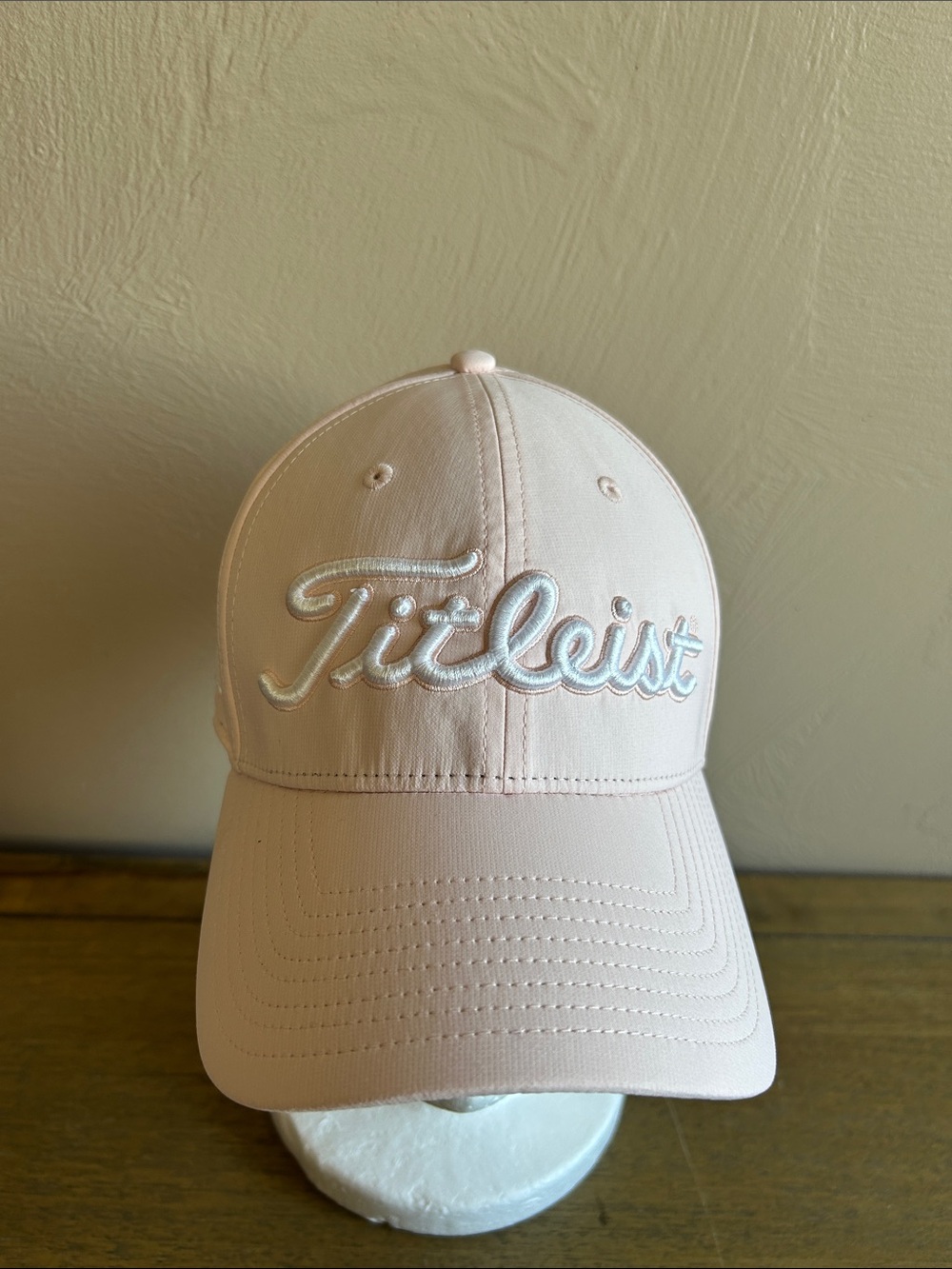 Titleist Tour Performance Golf Hat. Soft Pink Embroidered Iconic Logo. NWOT.